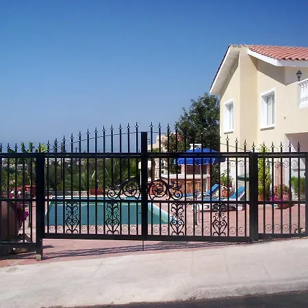 Lilia * Paphos